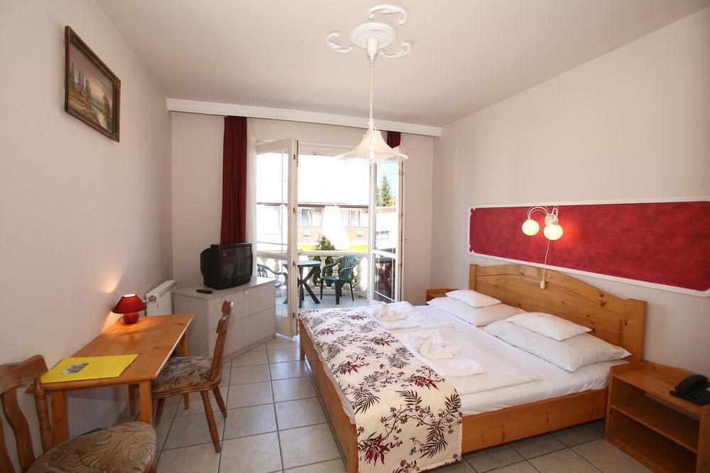 Hotel Korona Hajdúszoboszló 外观 照片