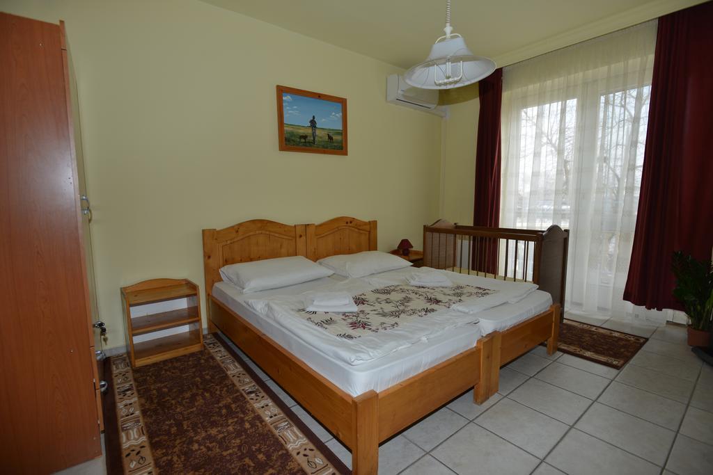 Hotel Korona Hajdúszoboszló 外观 照片