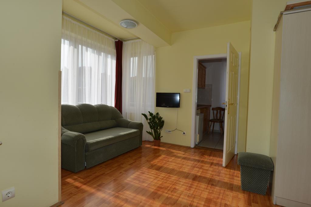 Hotel Korona Hajdúszoboszló 外观 照片